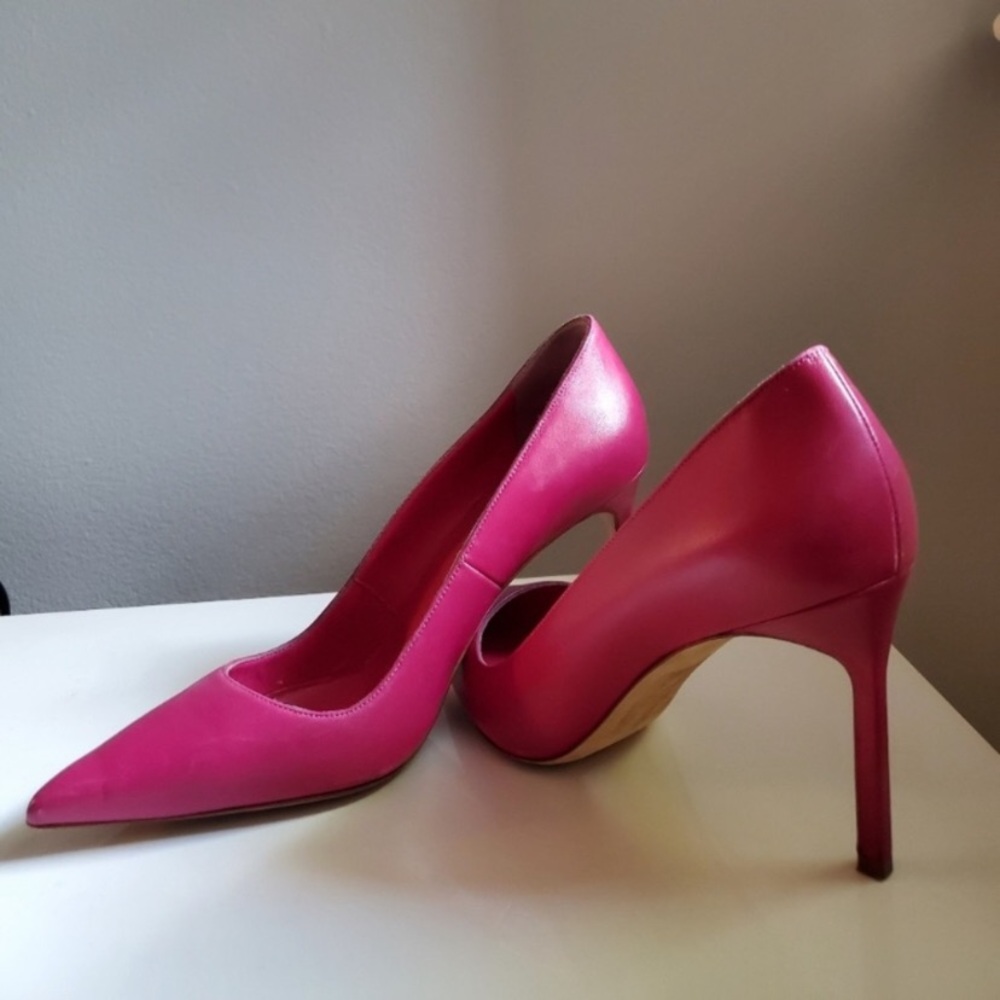 Manolo Blahnik Pink Leather Heels